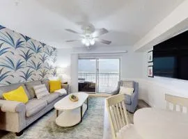 3rd-floor beachfront condo with pool sauna gym hot tub Gulf views balcony