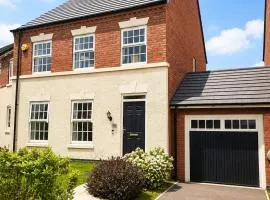 Cosy Staff Modern 3 Bed Semi Detached
