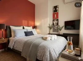 GRAND BLUE SUITE DI GIORGIO 10min from Piraeus port