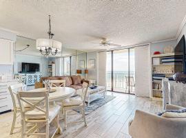 Gulf-view condo with central AC WiFi laundry pools gym & tennis, hotel Orange Beachben