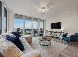 Brilliant water view condo with panoramc balcony views pool & beach access