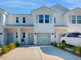 Cozy townhome located near The Wharf concert and event venue