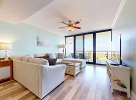 Beachfront condo with pool private balcony and laundry