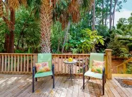 Dreamy island home with outdoor kitchen gas grill firepit WiFi & lush yard