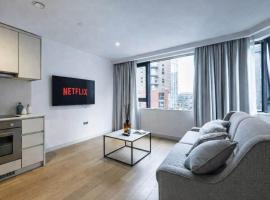 Spacious 2BR - Pool, Gym & Restaurant, Hotel in Manchester