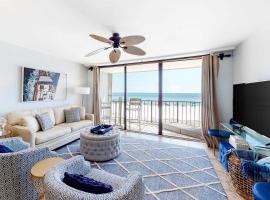 Beachfront beauty with private balcony beach access & shared pool hot tub, hotell i Orange Beach