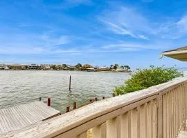 Bay-Facing Island Gem with Free WiFi AC Full Kitchen & Great Location - Dogs OK