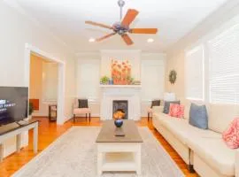 Near Lakebottom Park & Downtown - Parkside Cottage