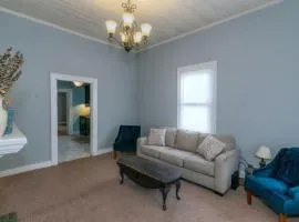 Moments to Chattahoochee-Cottage - Walk-To-Dining