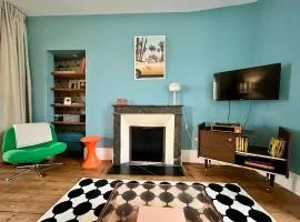 L appart Pop, ambiance années 70, proche centre, 6 personnes