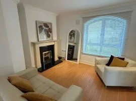 Modern 2BR Apt - Near K Club & Naas Racecourse