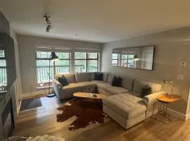 Whistler Beautiful, Modern &Spacios Condo