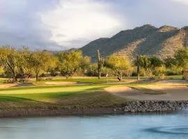 Luxury Golf Course Home Pool Views & 7 Bedrooms