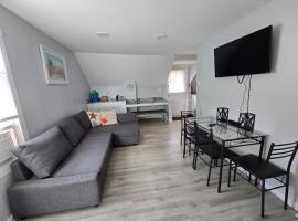 Beach Apt In Woodmontmilford โรงแรมในมิลฟอร์ด