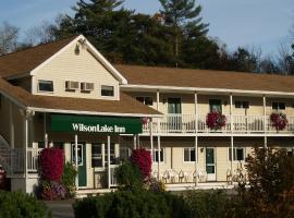 Wilson Lake Inn, khách sạn ở Wilton