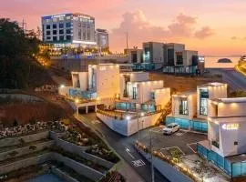 Gaza Spa Pool Villa Yeosu