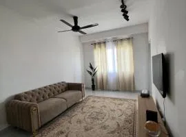 Fatini Mus lim Homestay Puncak Alam - Close to UiTM
