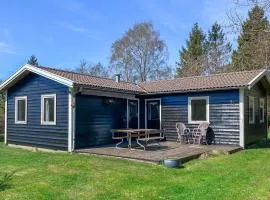 4 Bedroom Cozy Home In Liseleje
