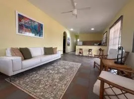 Authentic Local Stay 3 min to Beach Near Rincon