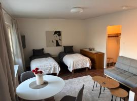 Modern City Apartment with Hästens Beds, hotelli Hyvinkäällä