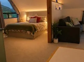 Hill Top Hideaway