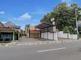 RedDoorz Syariah At Endrayanti Inn RSUD Yogyakarta