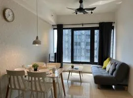 Muji Home 1 - Sea and City View 2BR at 218 Tropicana NEAR Komtar FoodHeaven with Netflix & TV Box