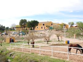 Complejo Rural Las Lomas de Biar, viešbutis mieste Bjaras