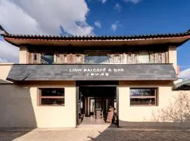 Lingbai Magnolia Trail – Boutique Guesthouse with Private Onsen & Snow Mountain Views in Baisha