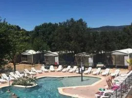 ZEcamping 3 étoiles à 4km de la plage piscine chiens acceptés jacuzzi