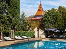 Domaine de Châteauneuf - les maisons de Katy et Jacques by Chateauform, хотел в Нан-ле-Пен