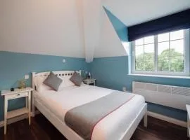 Rooms by the Oak