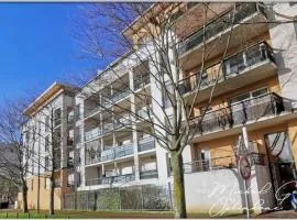 Appartement T3 6min a pied Gare RER A - Cinema