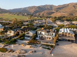 Malibu Dunes by Fieldtrip Expansive Hamptons-Style Estate w Private Beach Backyard, Hotel in Malibu