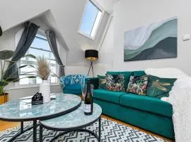 1-Bedroom City Centre Flat - Steps from Market Square