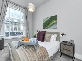 Central 1-Bed with Free Wi-Fi Near Market Square