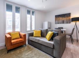 Central 2BR Apt Basingstoke Near Shops & Transport, hôtel à Basingstoke