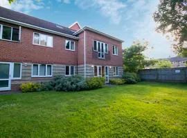 Bracknell Two Bedroom Apartment with Parking