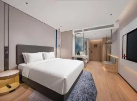 Holiday Inn Express Shenzhen Baolong Metro Station by IHG