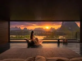 Yangshuo Gallery Resort--River View, Sunset,Cafe,Karast Mount,Ten-Mile Gallery,Free Laundry,Travel Guide,Book Tickets in Advance,E-Scooter Service