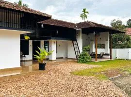 Cherys Bunglow Homestay- Rooms