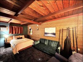 adoba inn Charlevoix, ξενοδοχείο σε Charlevoix