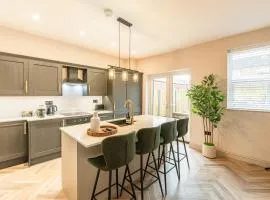 Stylish Renovated Home in Pontefract/free parking