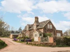 Tuxwell Lodge
