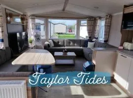 Taylor Tides Caravan