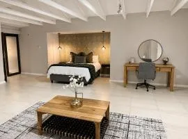 Luxe Stay Somerset West 4