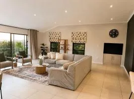 Luxe Stay Somerset West 4