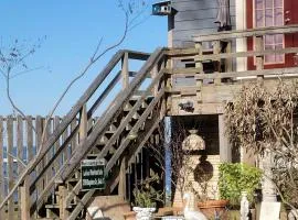 Romantic Open-Concept Couples Suite with Private Jacuzzi & Balcony Views in Bacliff, Texas