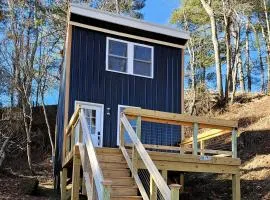 Newly Built Modern Cottage with New England Charm, near the Draper Mountain Trail System