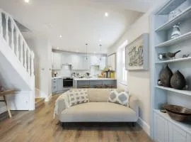 Myrtle Cottage - Pet friendly, 20m from beach, modern cottage